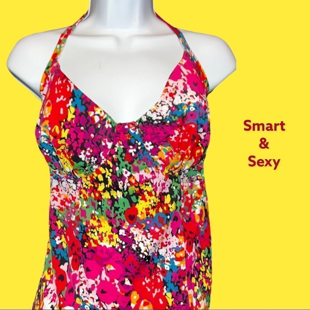 Nwot! Smart & Sexy colorful floral print swim top!